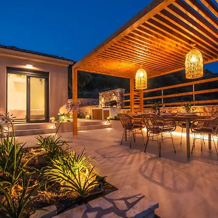 Villa Lefkira Seafront *