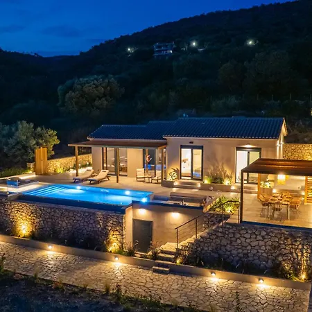 Villa Lefkira Seafront